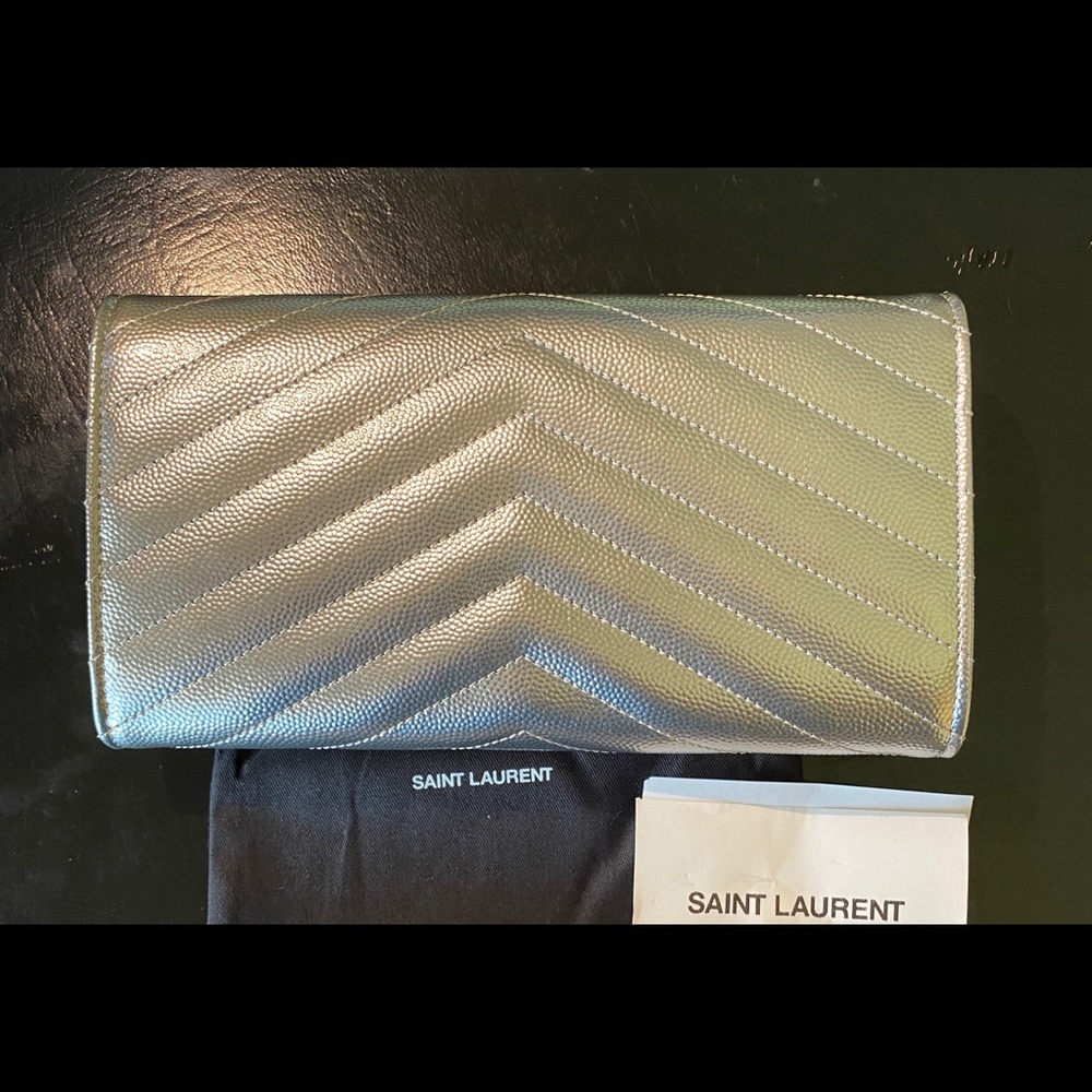 ❌SOLD❌FABULOUS NEW YSL Womens Wallet Silver Conti - Picture 2 of 5